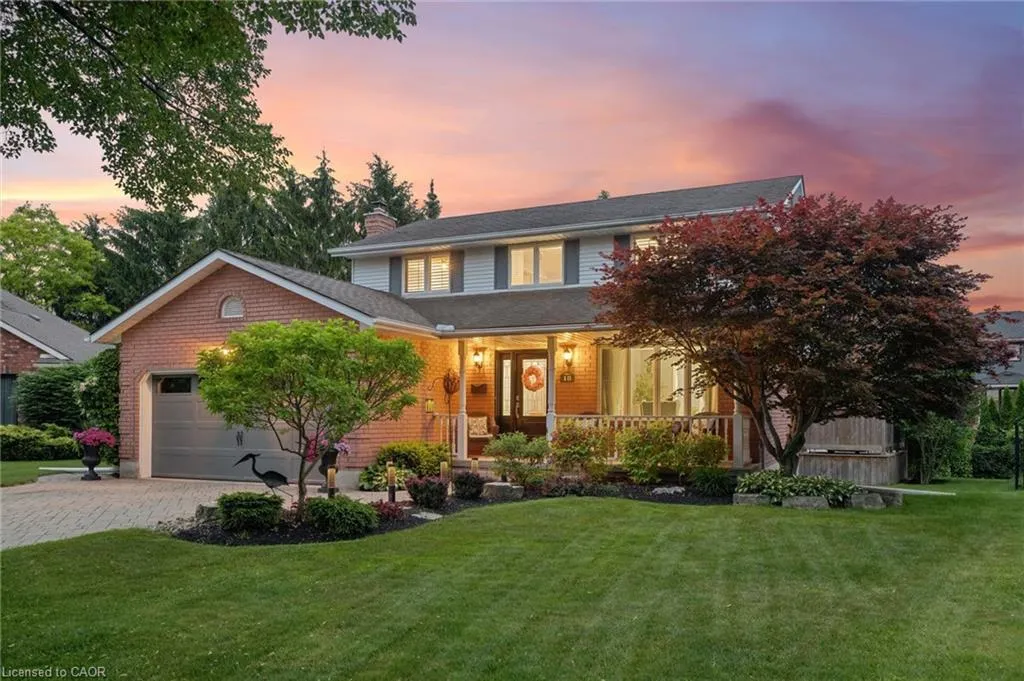 18 Dunnington Court, Kitchener, ON N2A 3M5