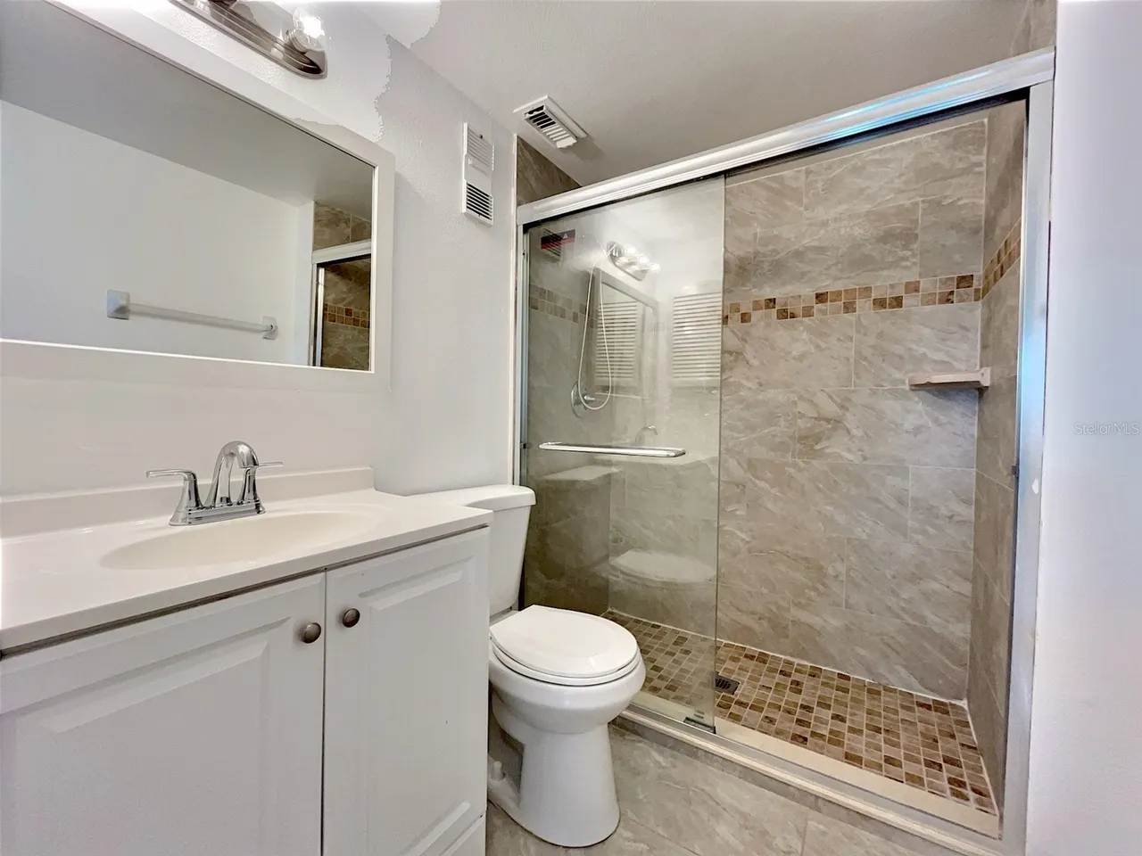 865 SKY LAKE CIRCLE D, Orlando, FL 32809