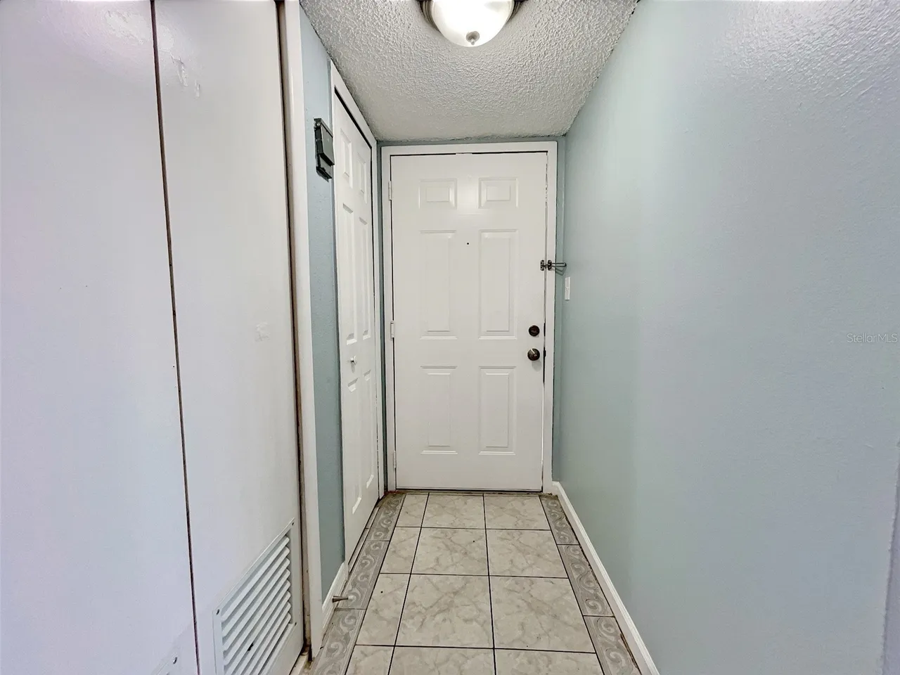 865 SKY LAKE CIRCLE D, Orlando, FL 32809