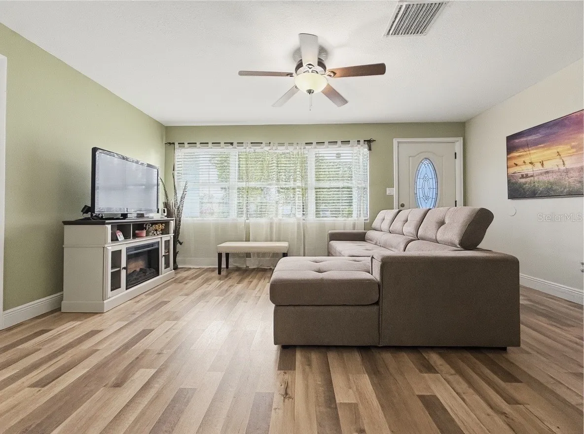 1816 COLTON DRIVE, Orlando, FL 32822