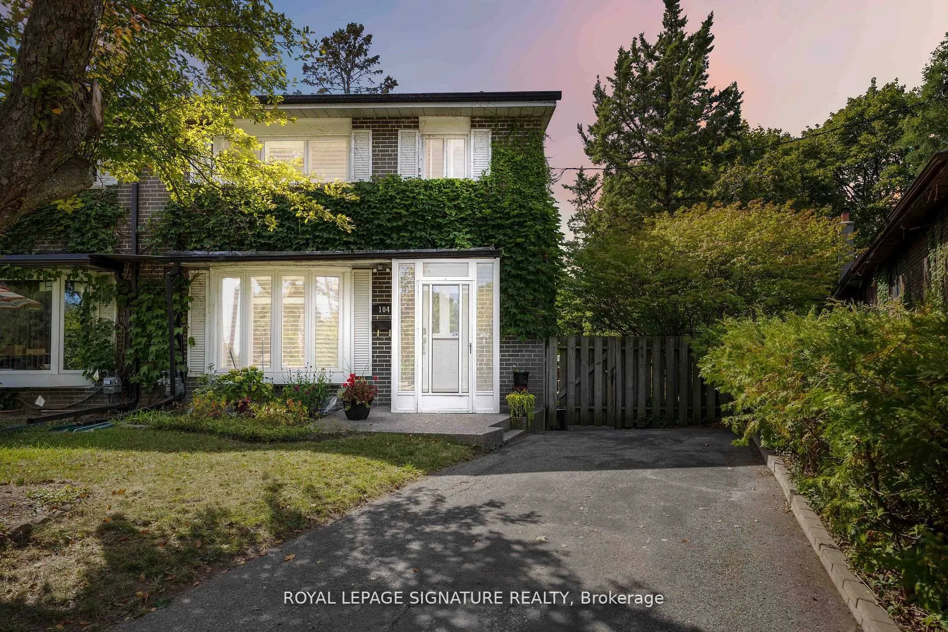 104 Billington Crescent, Toronto, ON M3A 2G6