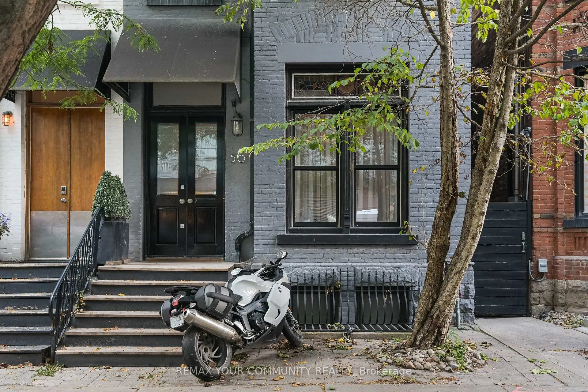 50 Stewart Street, Toronto, ON M5V 1H6