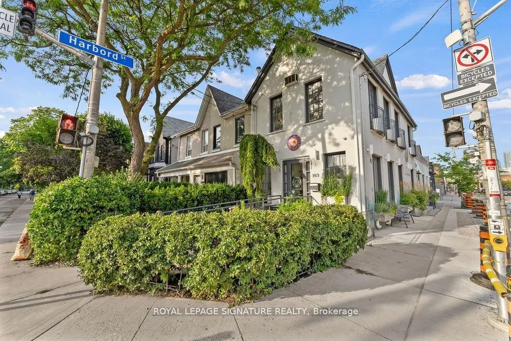 154 Harbord Street, Toronto C02, ON M5S 1H2