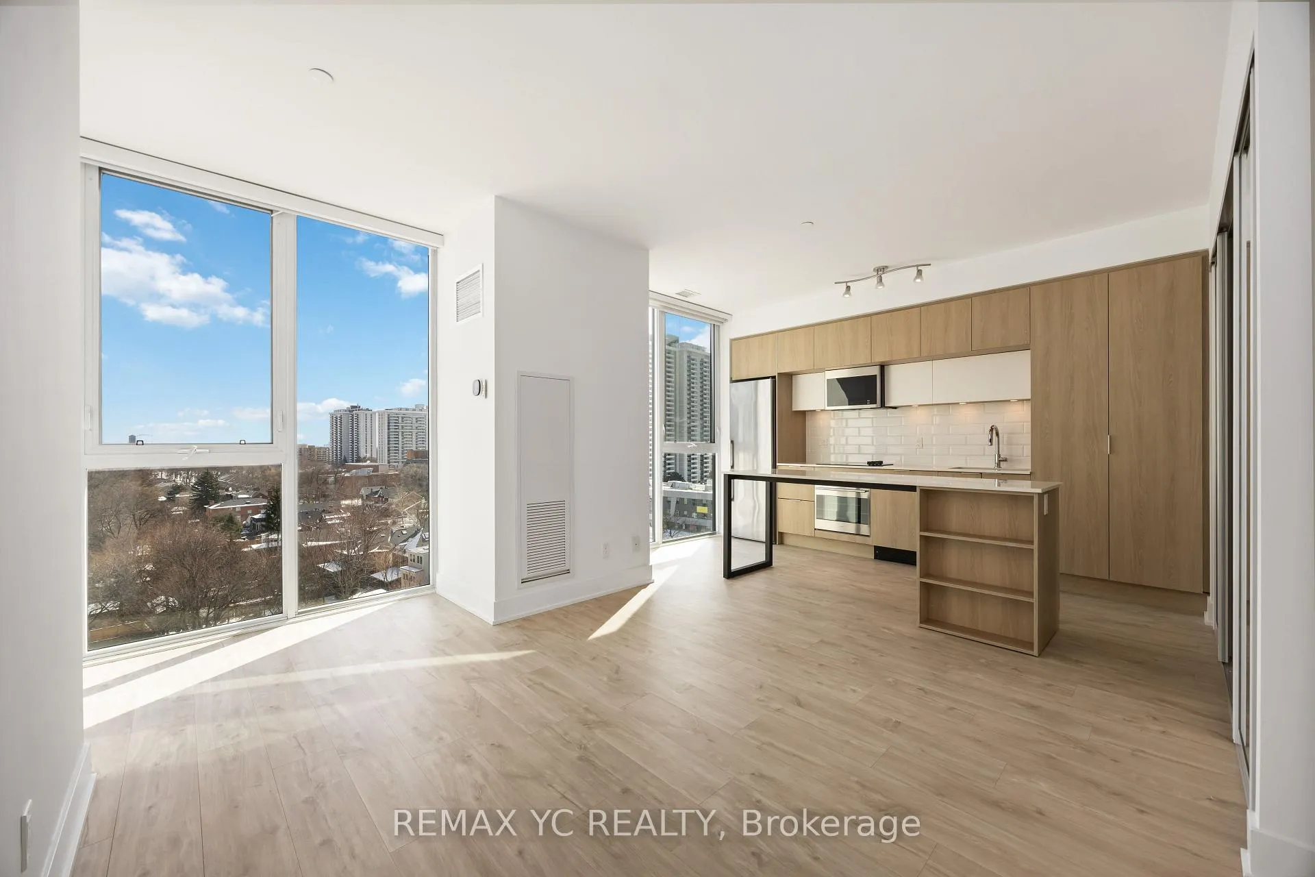 1 Belsize Drive 801, Toronto C10, ON M4S 0B9