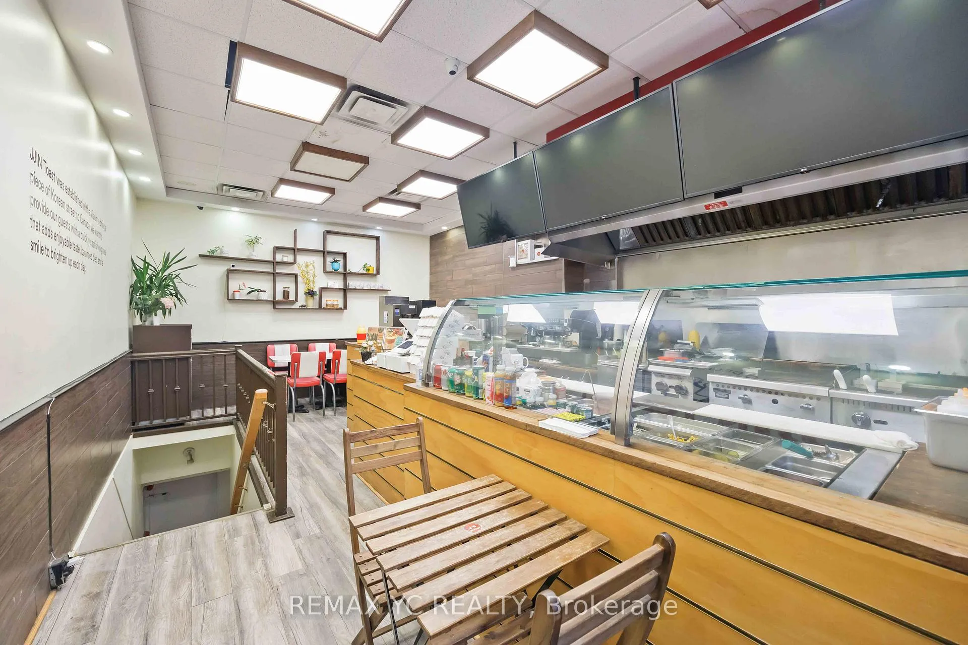 792 Bathurst Street, Toronto C02, ON M6G 1K1