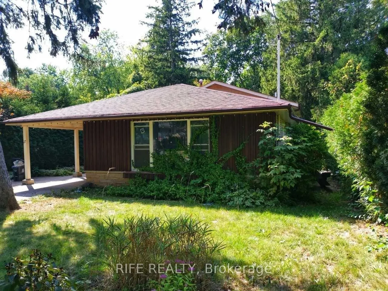 27 Shippigan Crescent, Toronto C15, ON M2J 2G1