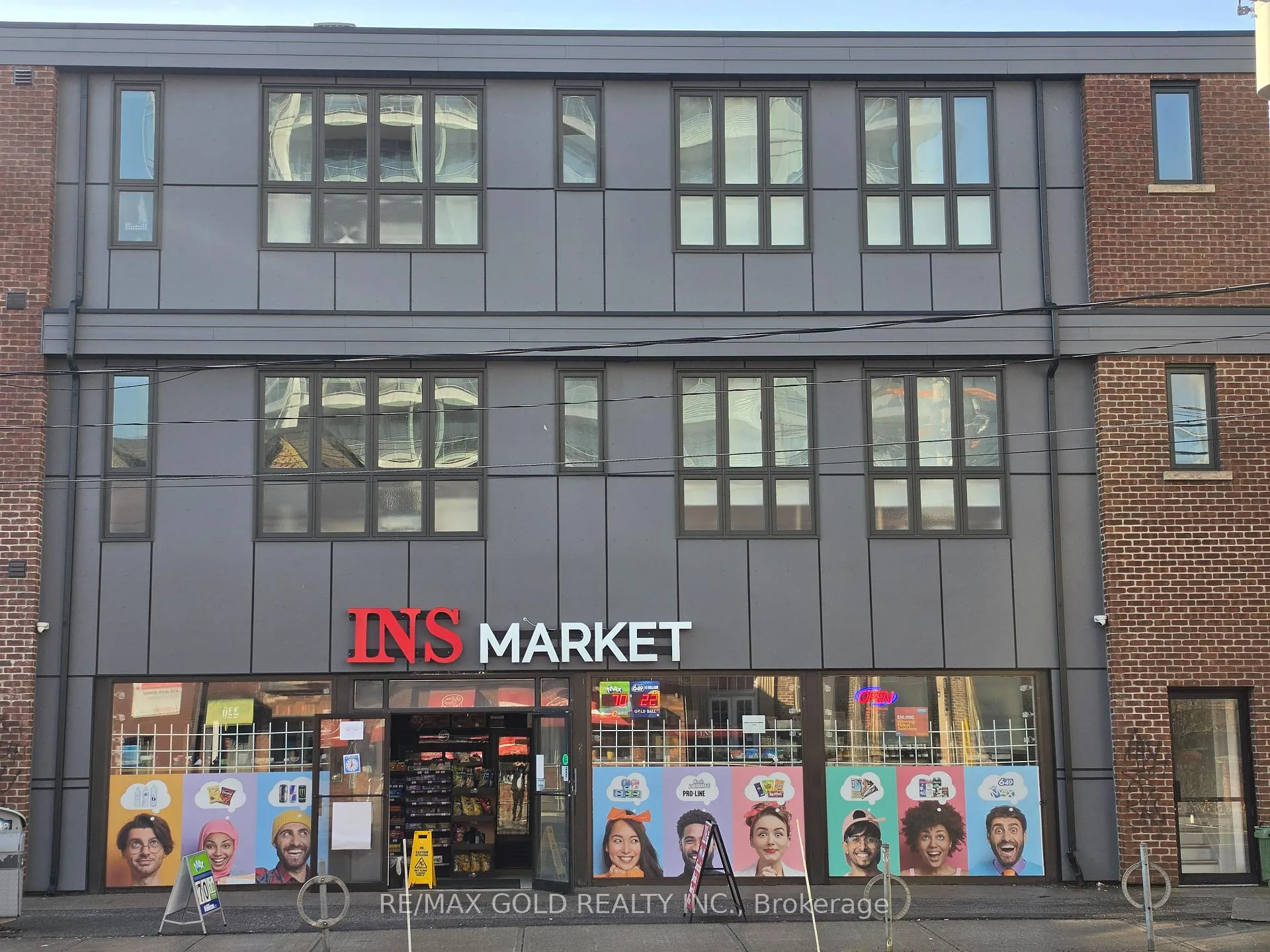 142 Avenue Road, Toronto C02, ON M5R 2H6