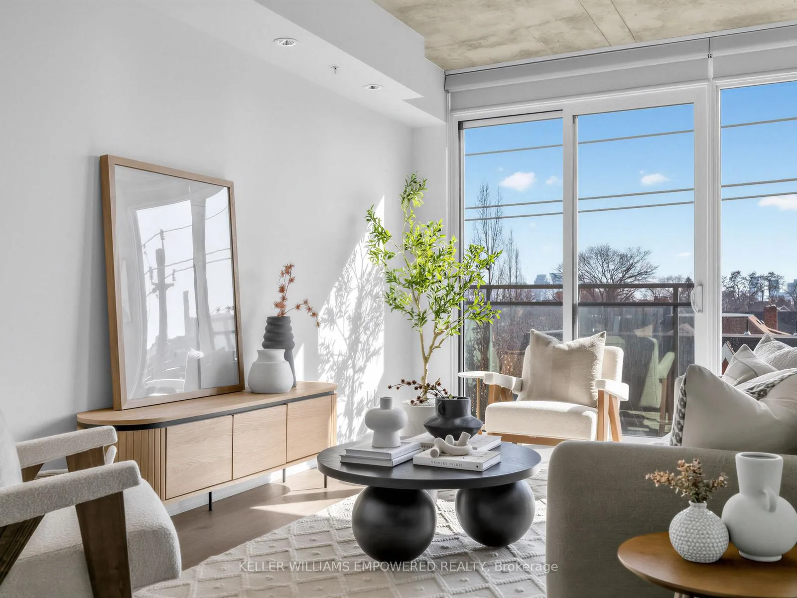 130 Rusholme Road 406, Toronto C01, ON M6H 1A7