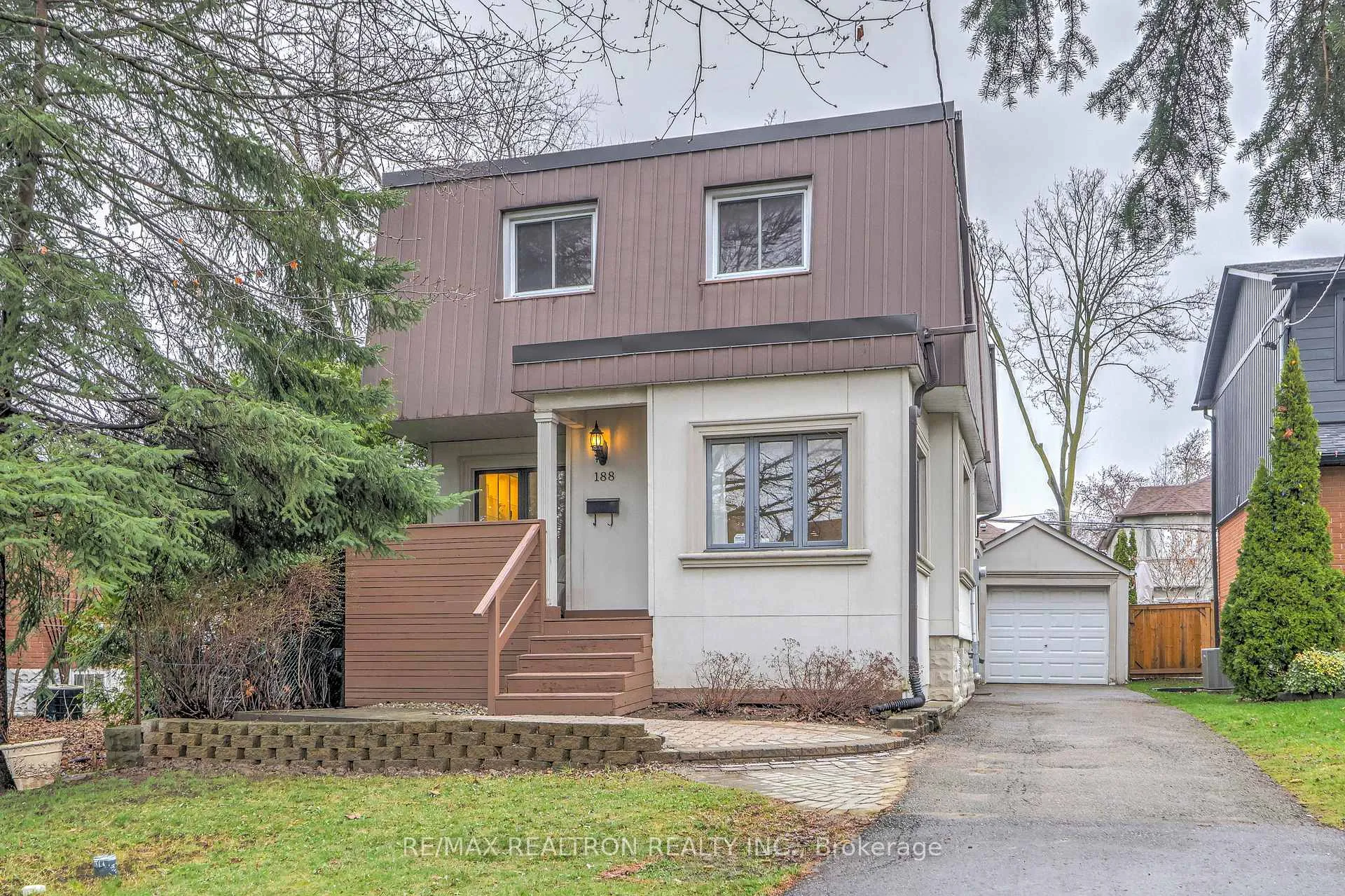 188 Maplehurst Avenue, Toronto C14, ON M2N 3C2