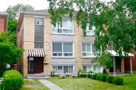 4 Rowley Avenue, Toronto C10, ON M4P 2S8