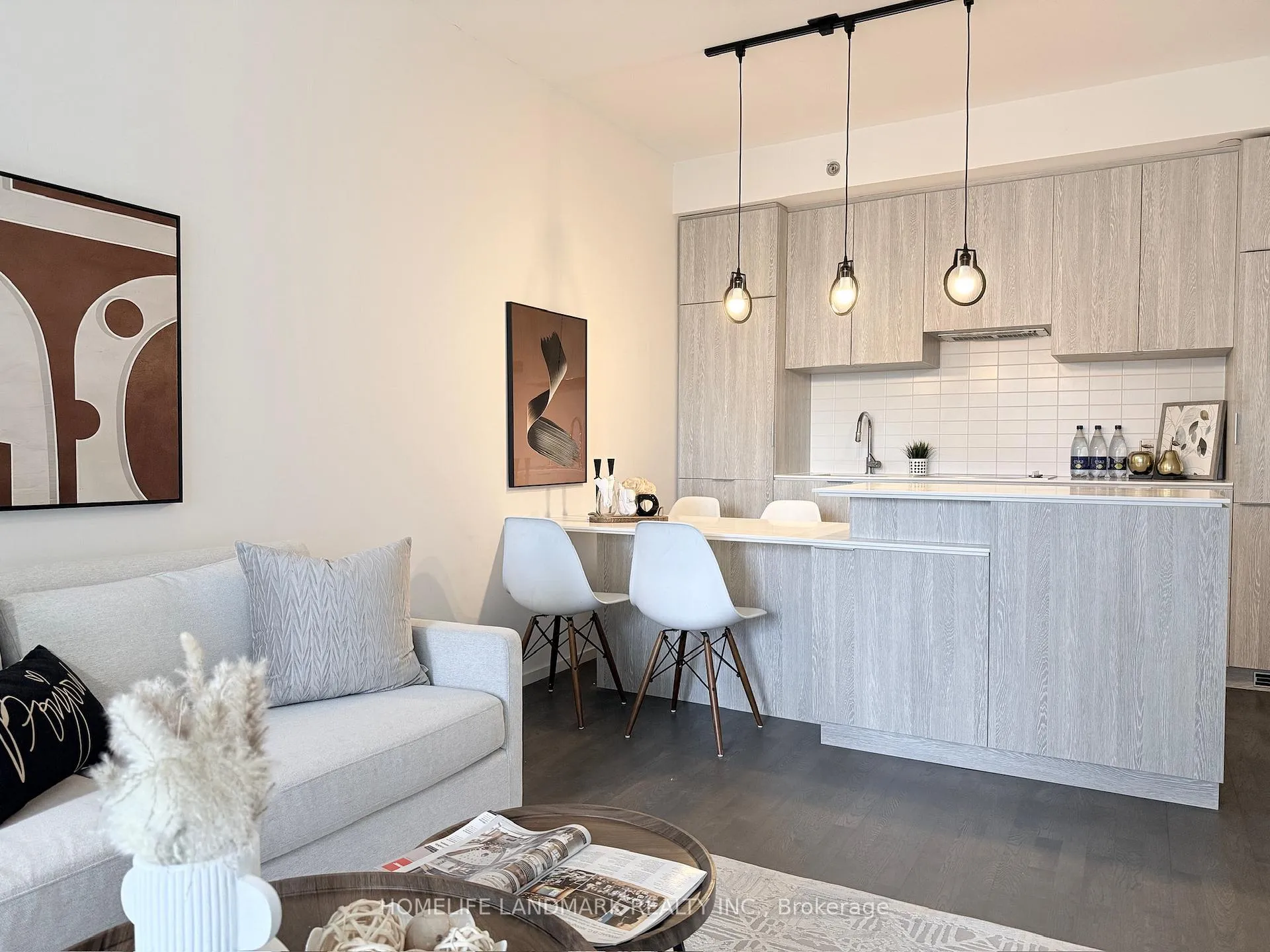 5 St. Joseph Street 1906, Toronto C01, ON M4Y 1J6