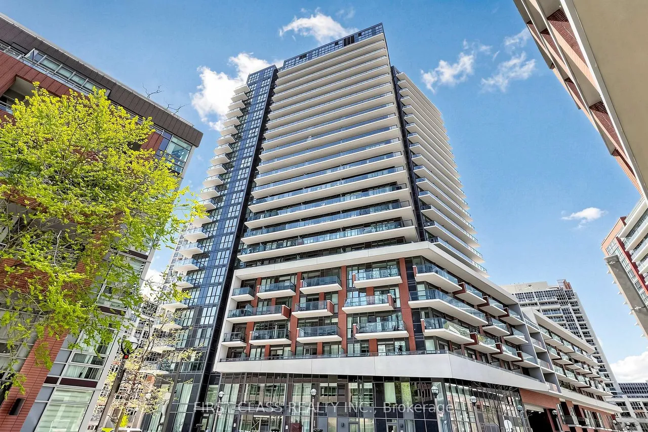 38 Iannuzzi Street, Toronto C01, ON M5V 0E8