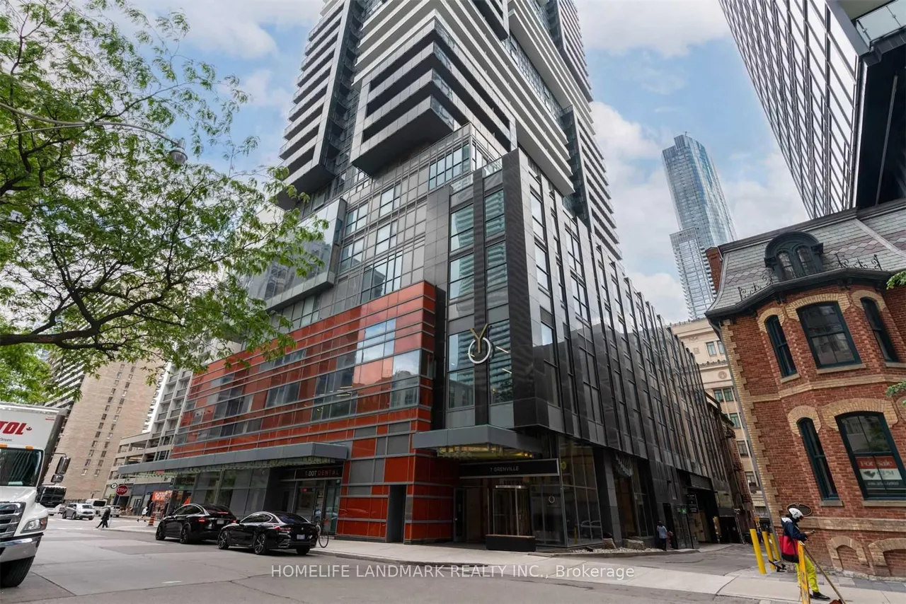 7 Grenville Street 5302, Toronto C01, ON M4Y 0E9