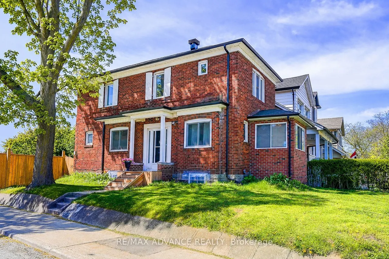 33 Castlefield Avenue, Toronto C03, ON M4R 1G5