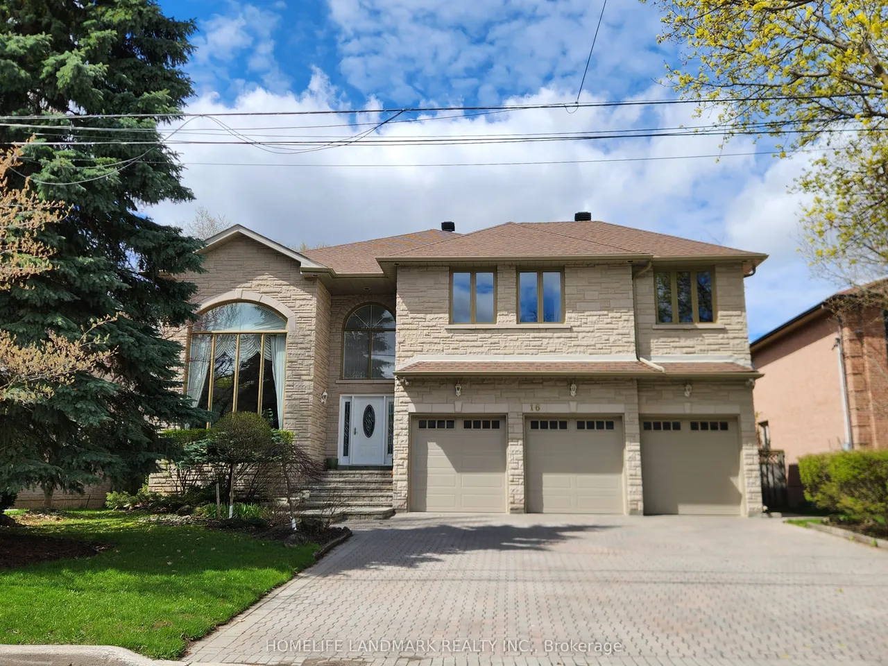 16 Lawnview Drive, Toronto C14, ON M2N 5J8