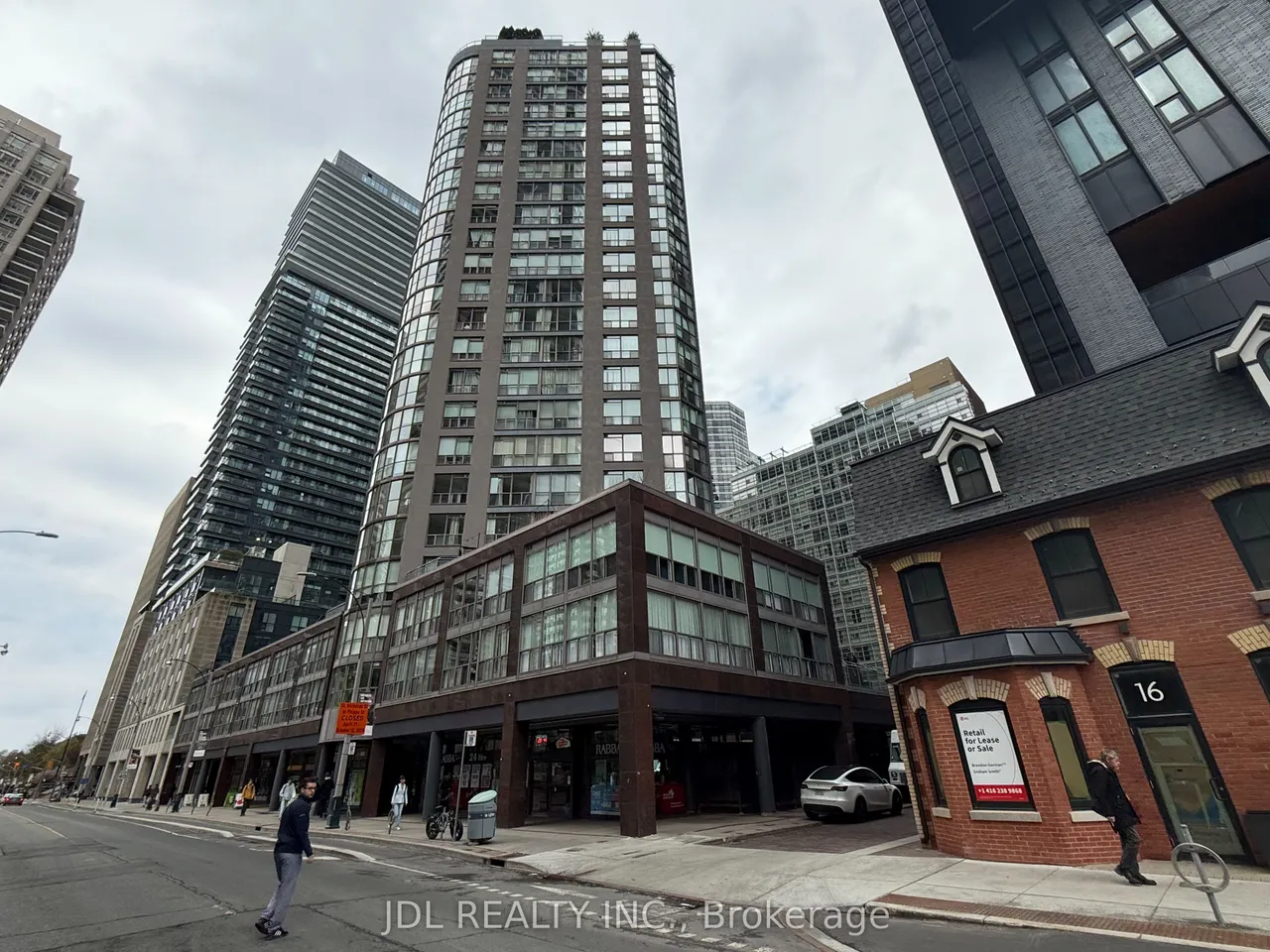 24 Wellesley Street W 2002, Toronto C01, ON M4Y 2X6
