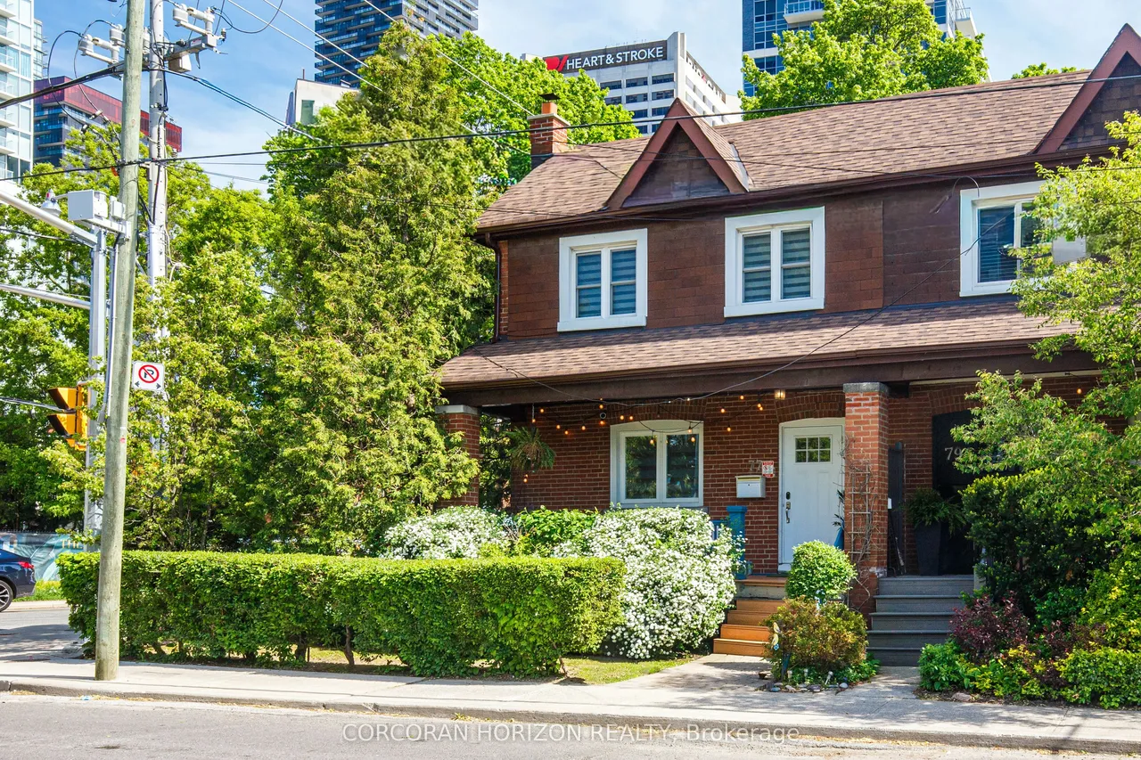 77 Montgomery Avenue, Toronto C03, ON M4R 1E1