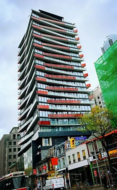 215 Queen Street W 1607, Toronto, ON M5V 0P5
