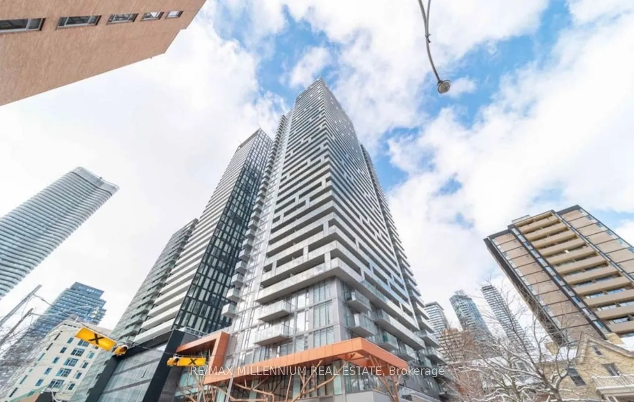 28 Wellesley Street E 3001, Toronto, ON M4Y 1G3