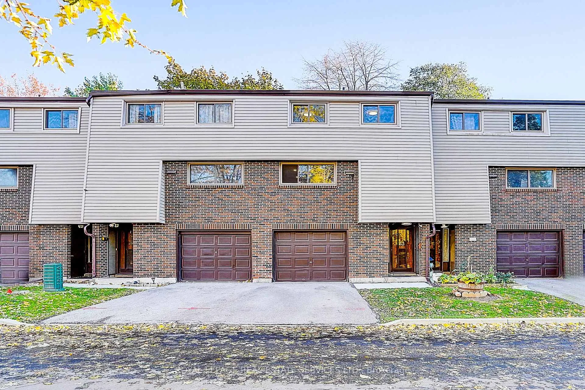 2020 Pharmacy Avenue 23, Toronto, ON M1T 1H8