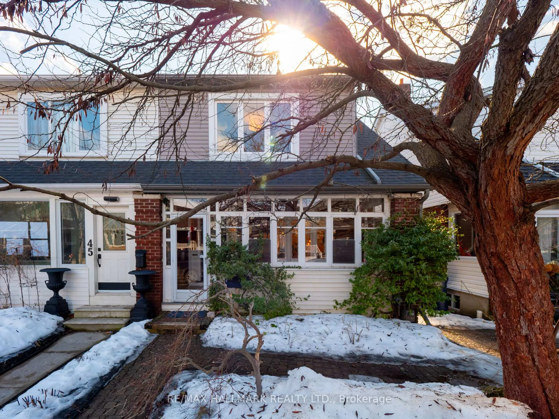 43 Robbins Avenue, Toronto, ON M4L 1X1
