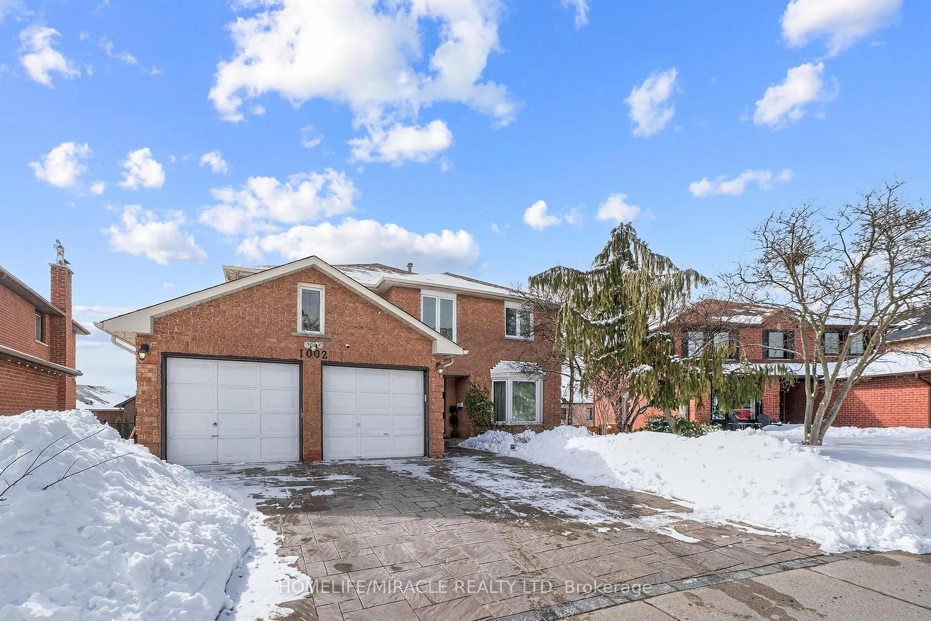 1002 Rambleberry Avenue, Pickering, ON L1V 5Y3