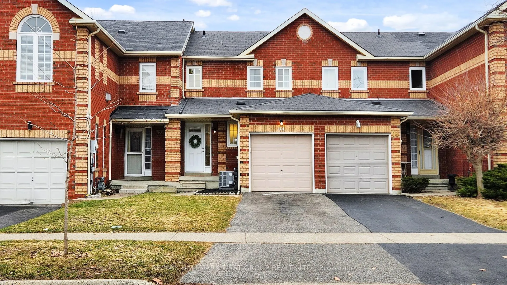 101 Creekwood Crescent, Whitby, ON L1R 2K1