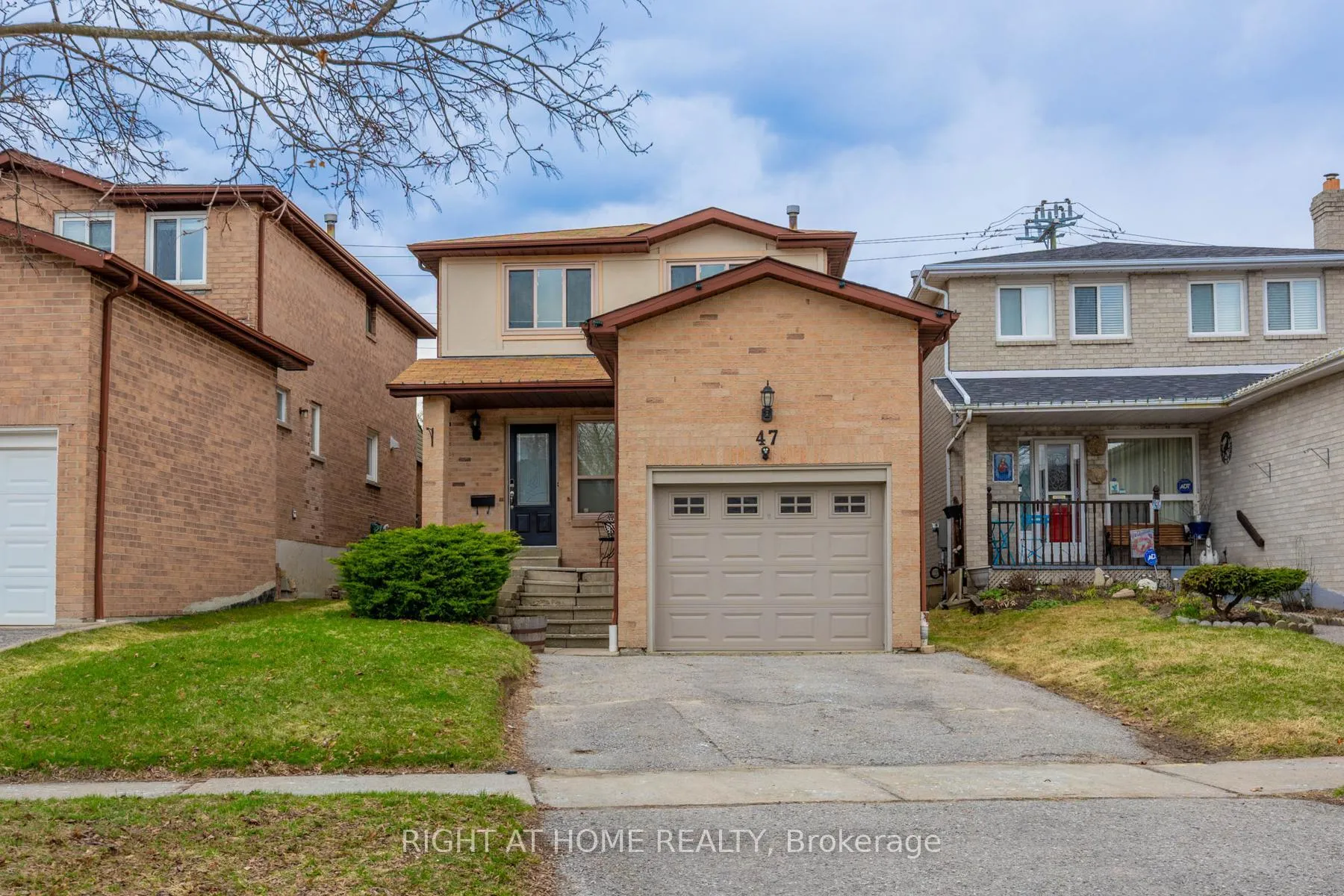 47 WOODWARD Crescent, Ajax, ON L1S 5T5