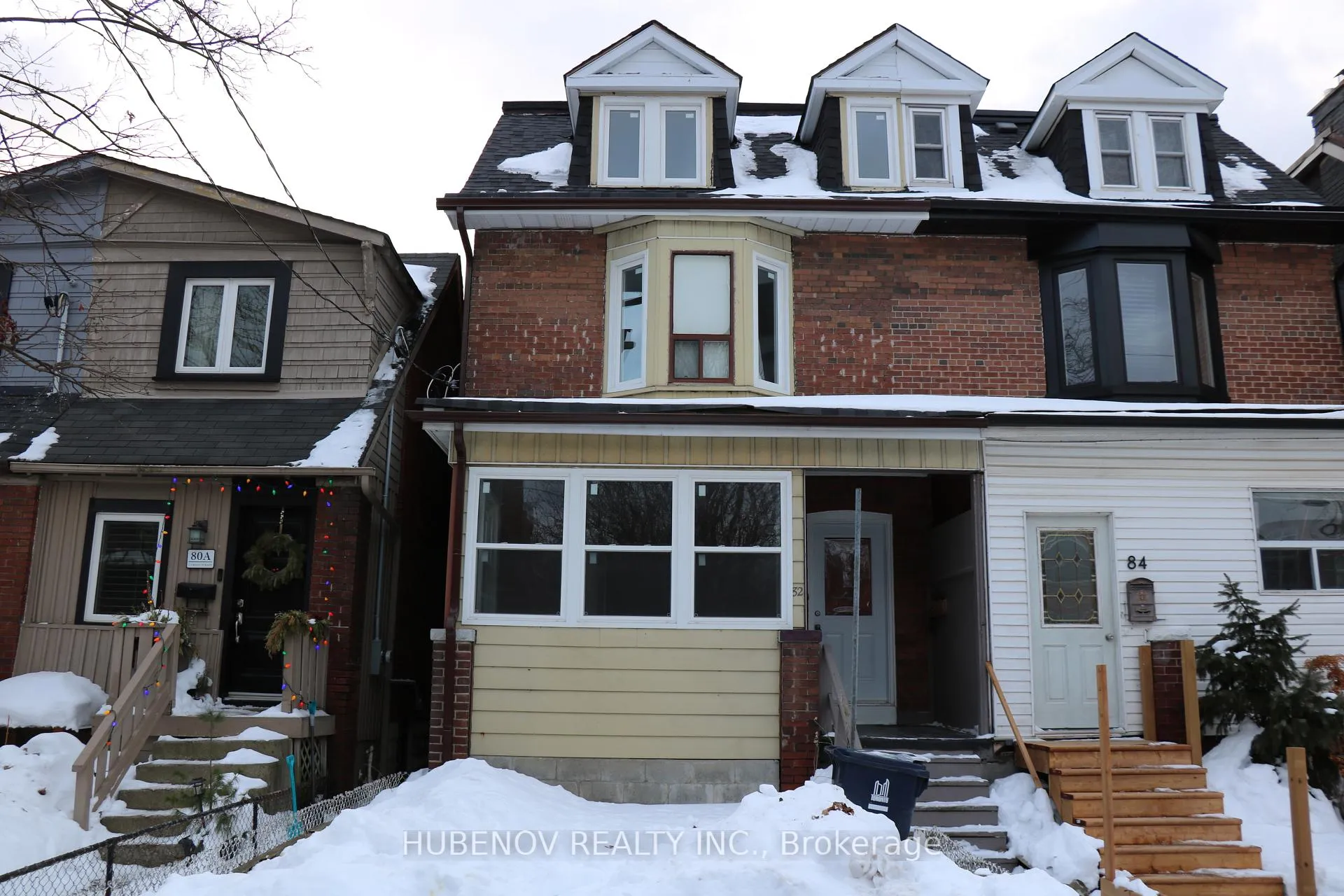 82 Curzon Street, Toronto E01, ON M4M 3B4