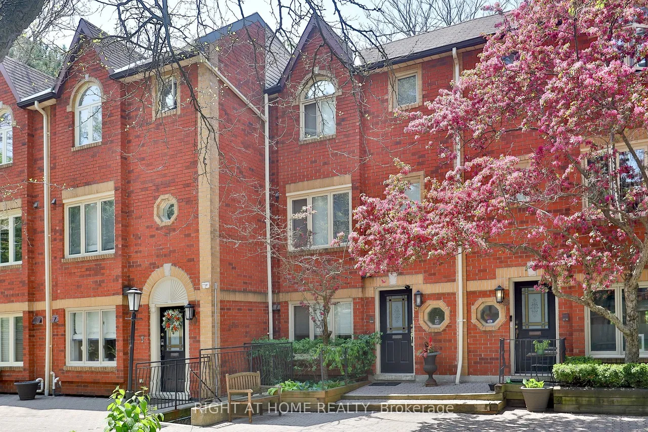 18 Doncrest Road 9, Toronto E03, ON M4K 1R8
