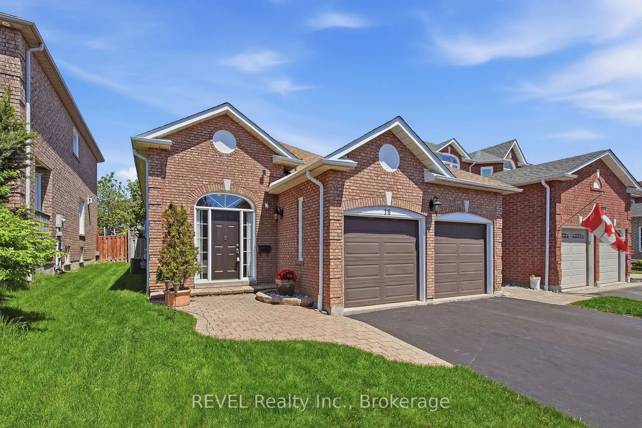 16 Parnell Crescent, Whitby, ON L1R 2L4