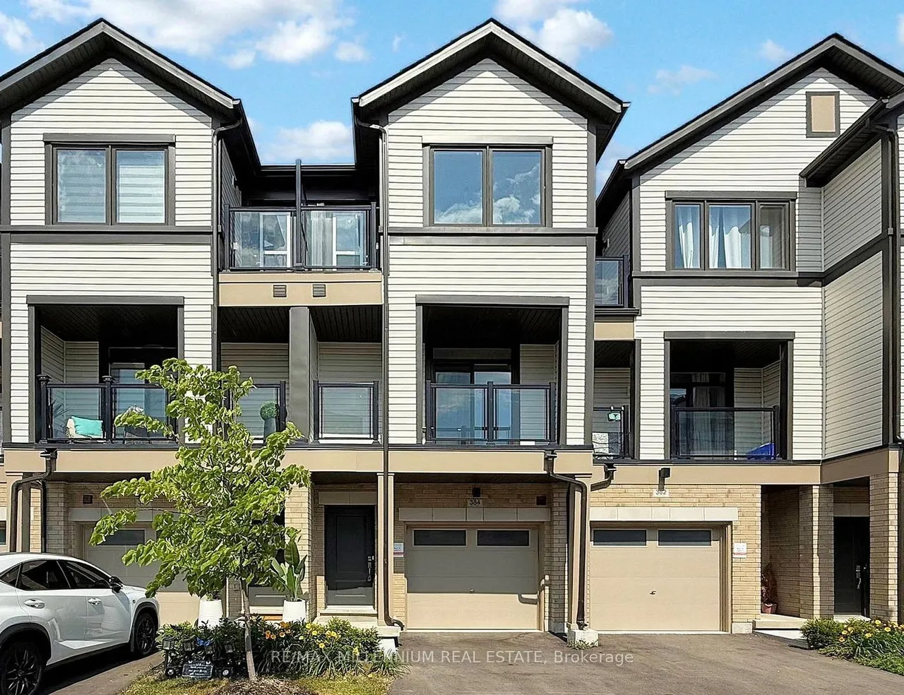 384 Okanagan Path, Oshawa, ON L1H 0B1