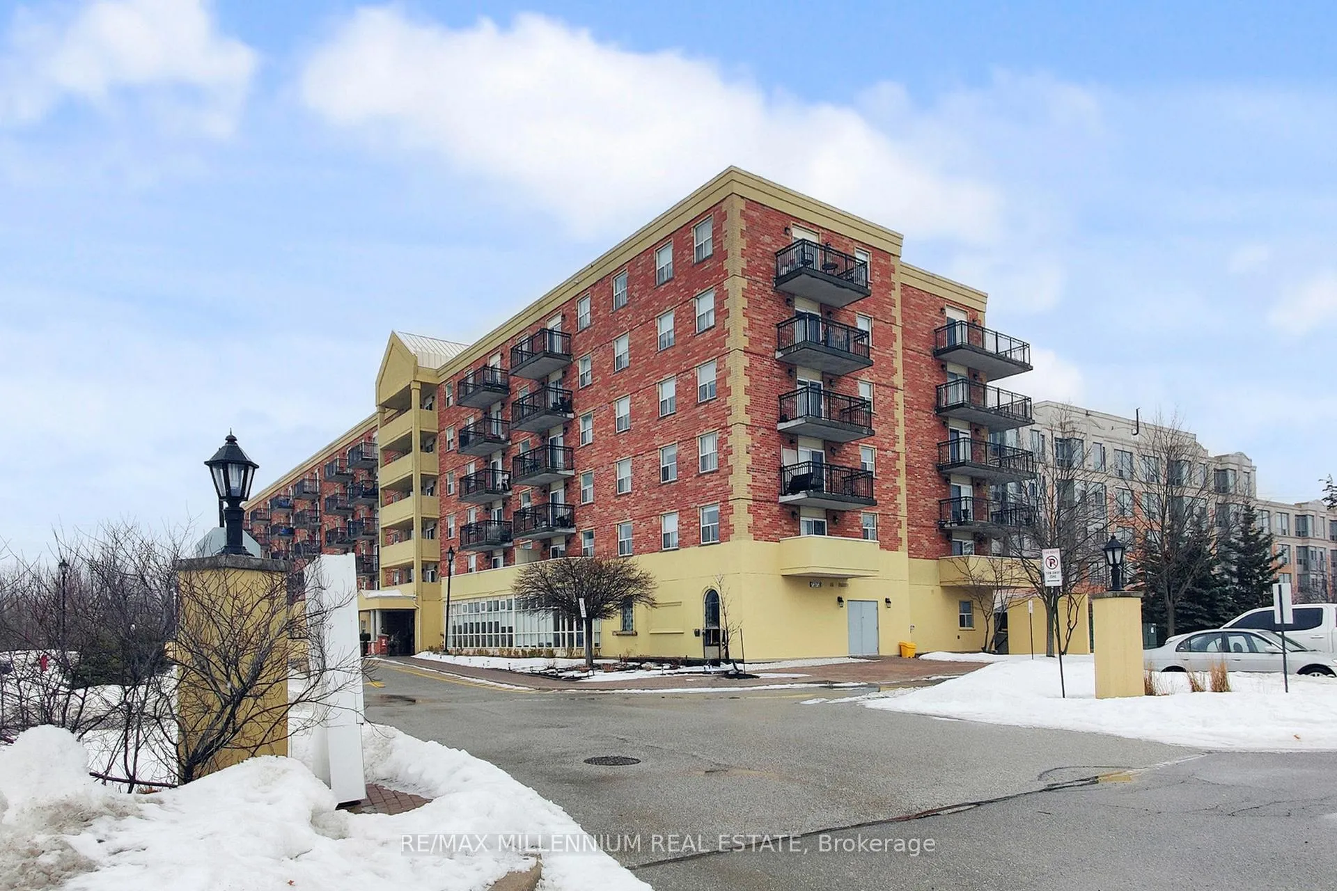 7373 Martingrove Road 619, Vaughan, ON L4L 9K1