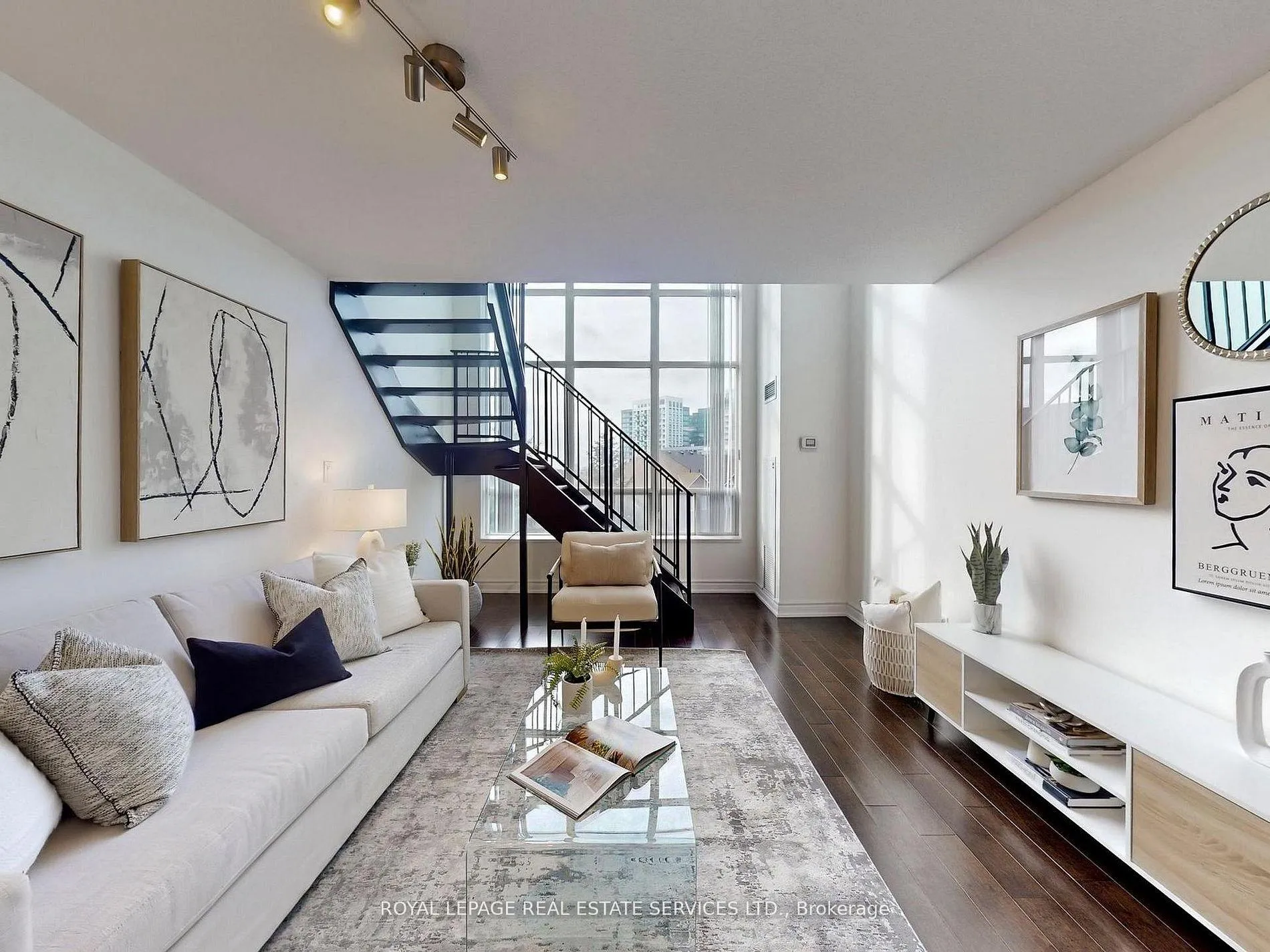 51 Baffin Court 308, Richmond Hill, ON L4B 4P6