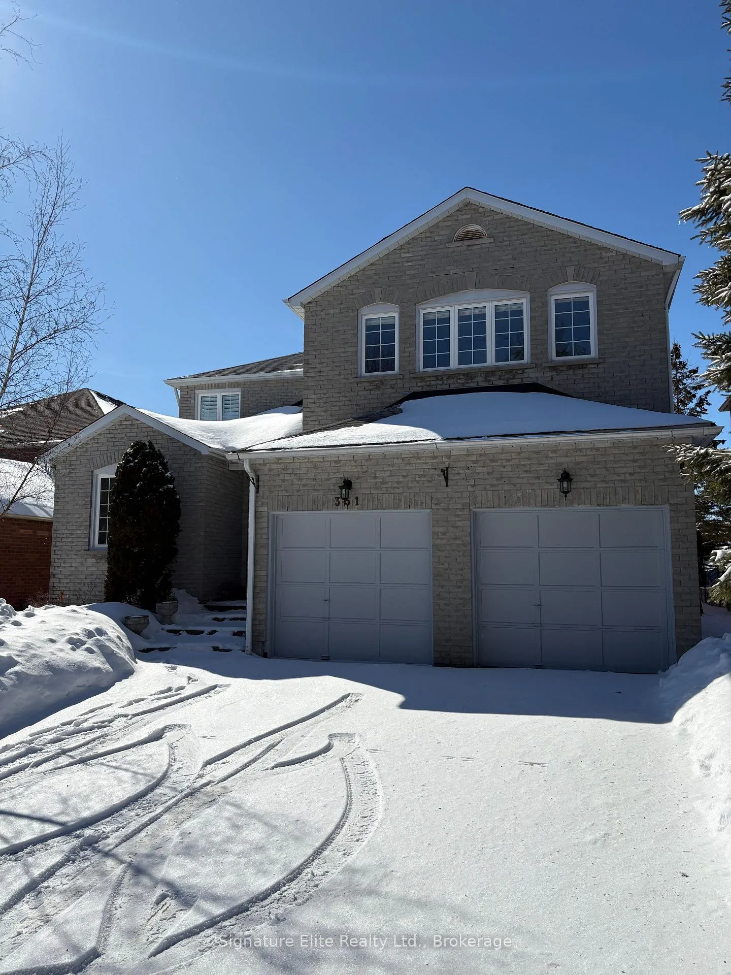 351 Kirby Crescent, Newmarket, ON L3X 1G8