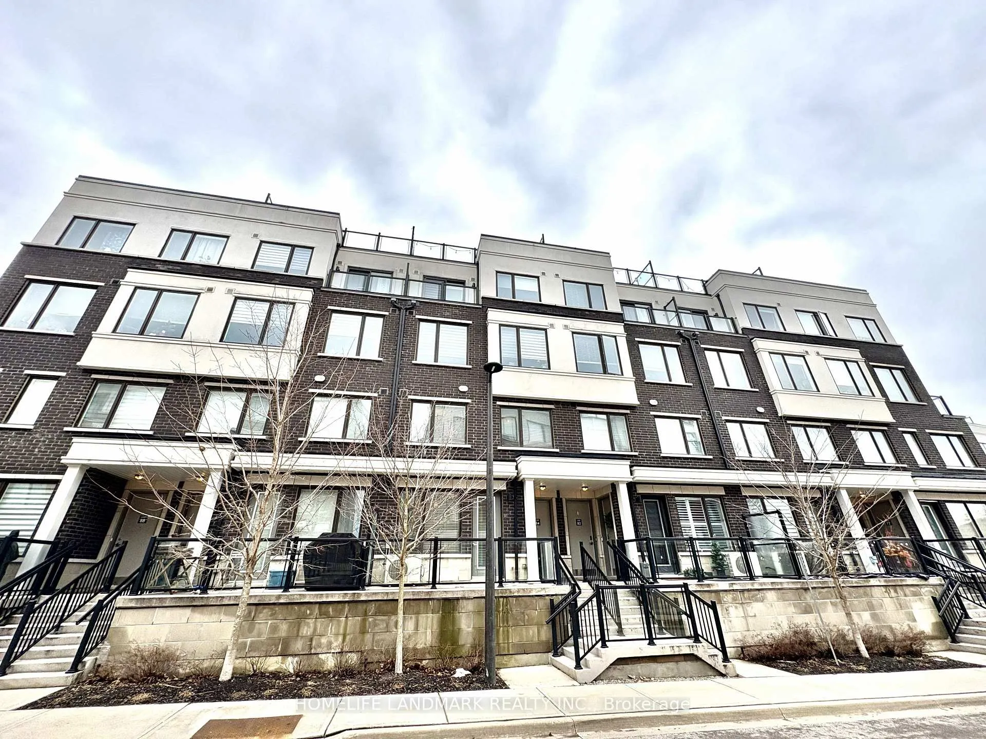 400 Alex Gardner Circle 83, Aurora, ON L4G 3G5