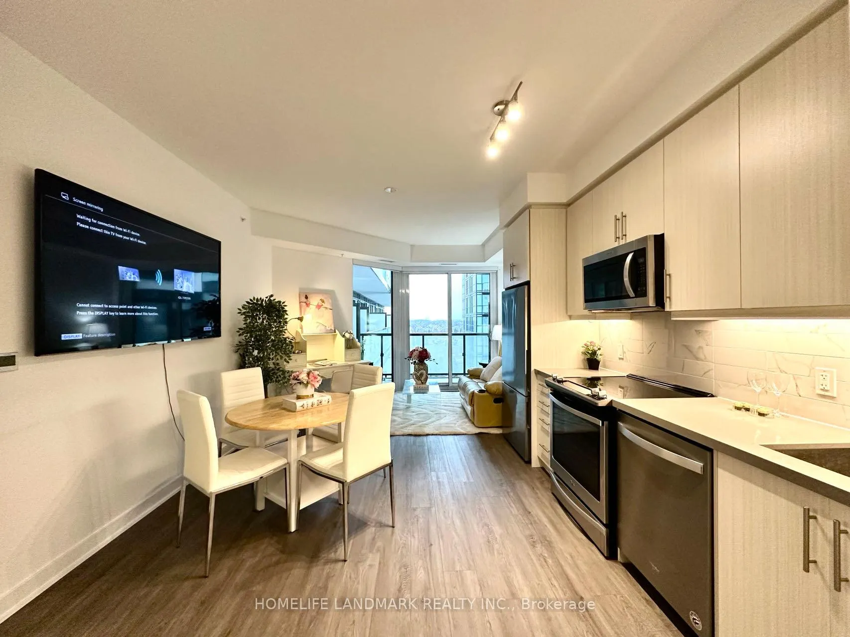 85 Oneida Crescent 813, Richmond Hill, ON L4B 0H4