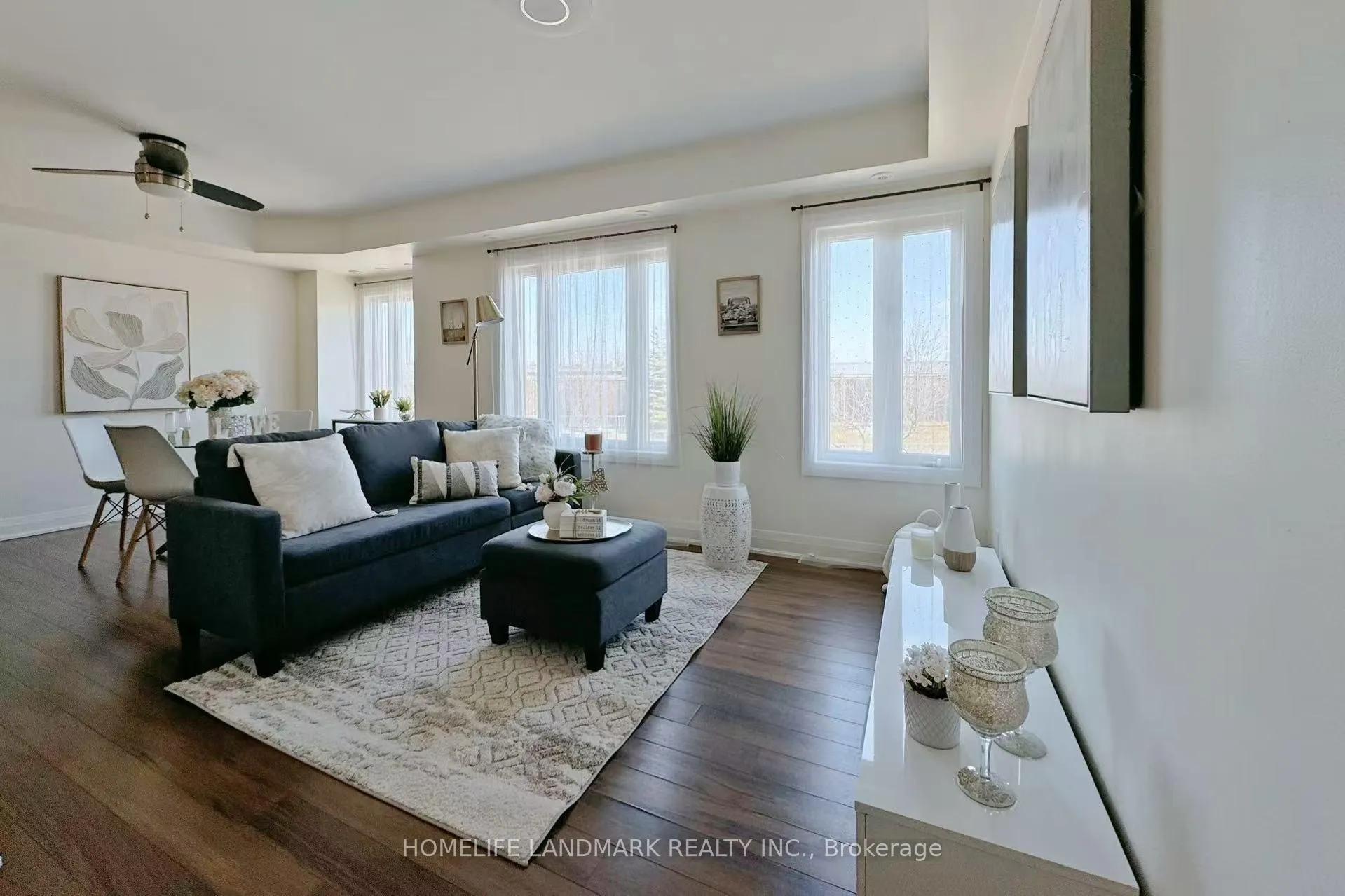 320 John Street 215, Markham, ON L3T 0B1