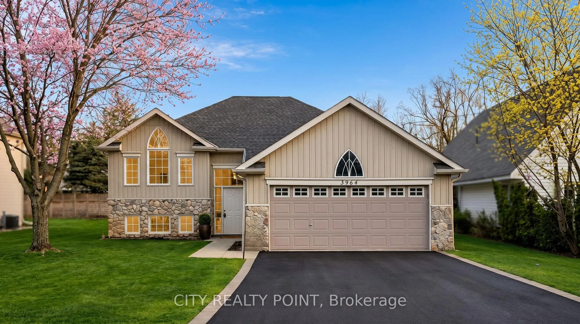 3964 Alcina Avenue, Innisfil, ON L9S 2M1