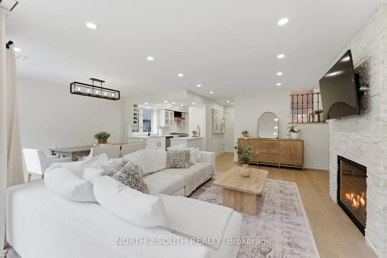 100 Arbors Lane TH 23, Vaughan, ON L4L 7G4