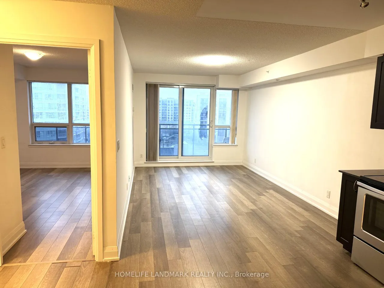 372 Highway 7 East Road 803, Richmond Hill, ON L4B 0C6