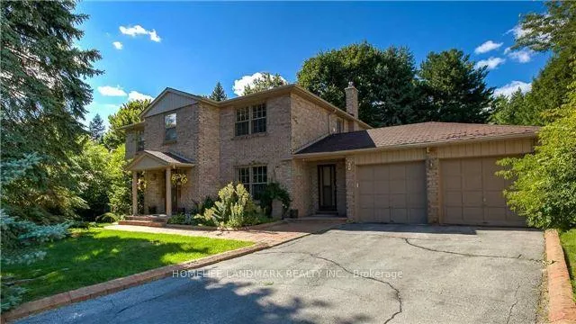 28 Cobblestone Drive, Markham, ON L3T 4E4