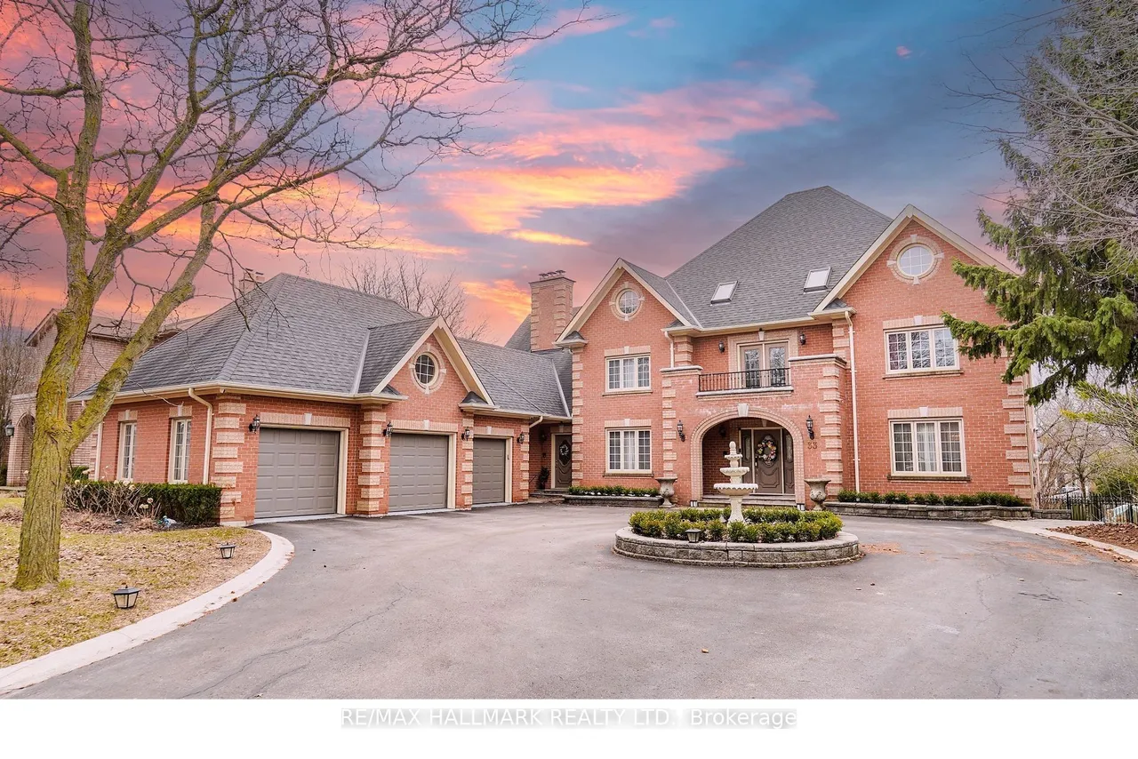 33 Oatlands Crescent, Richmond Hill, ON L4C 9P1