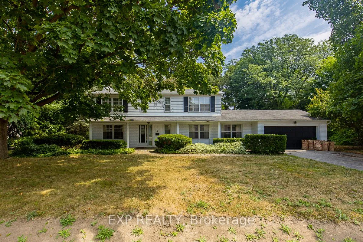 9 Laureleaf Road, Markham, ON L3T 2X2