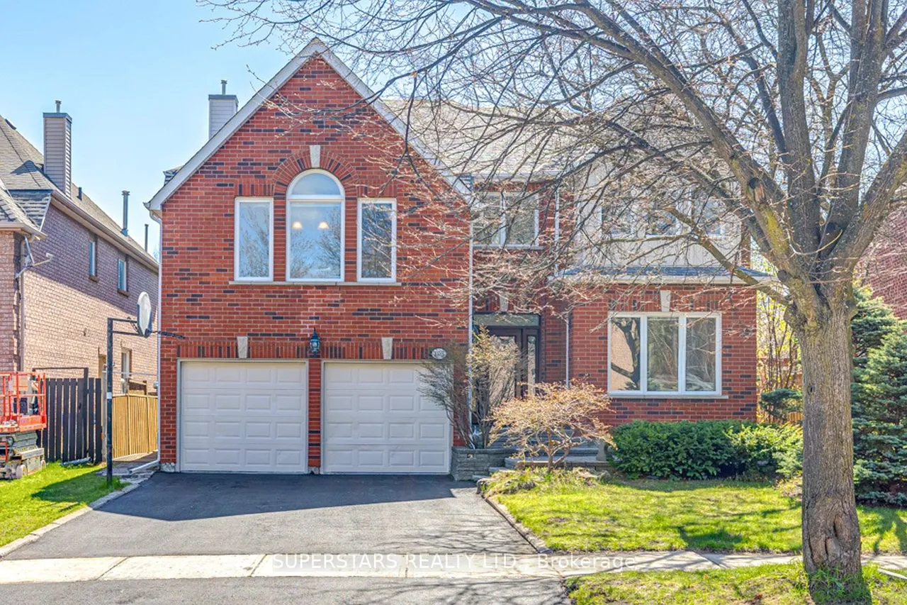 105 Mcclellan Way, Aurora, ON L4G 6M4