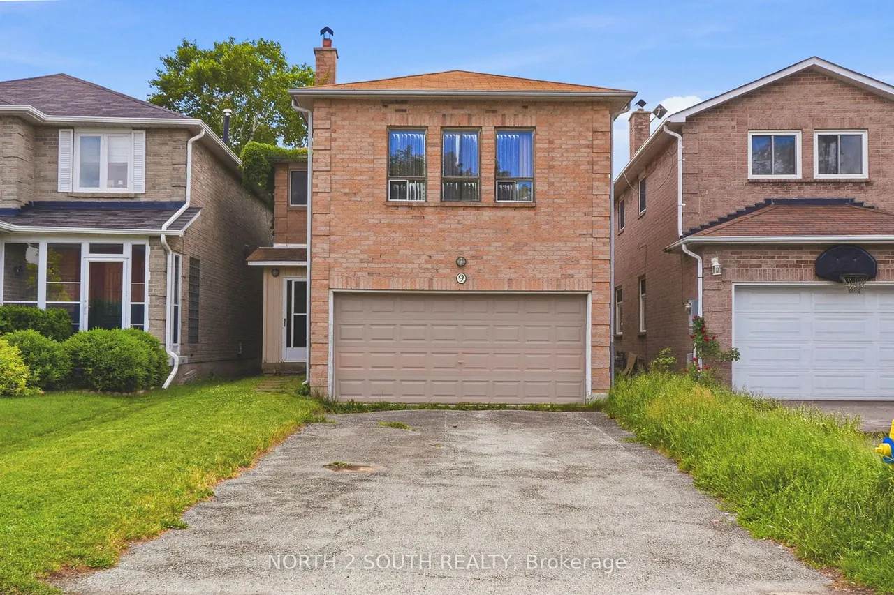 9 Millbank Court, Vaughan, ON L4J 6C4