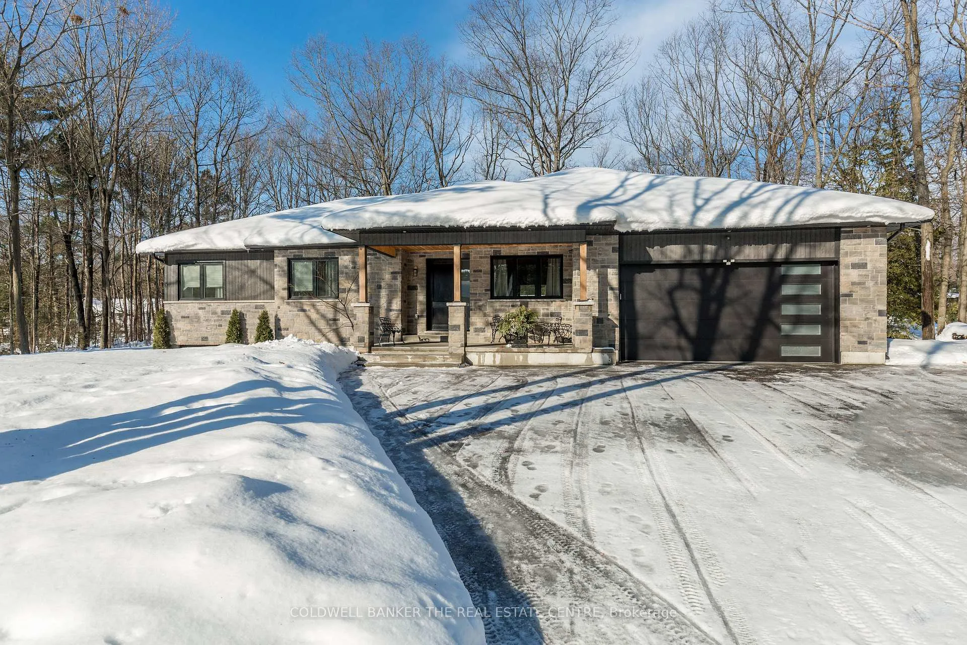 34 Oakwood Avenue, Tiny, ON L9M 0J2