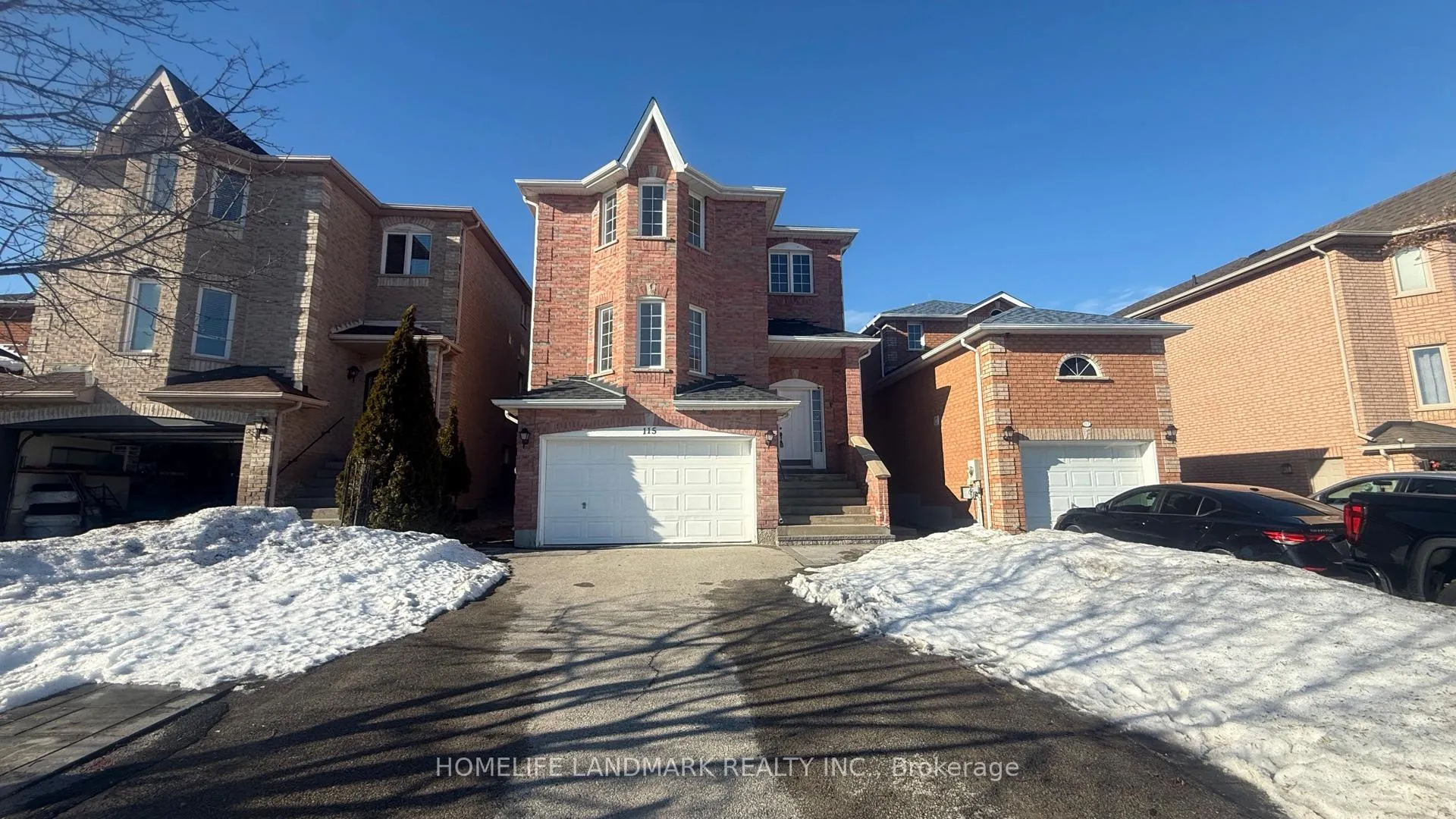 115 Chalmers Drive, Barrie, ON L4N 8W1
