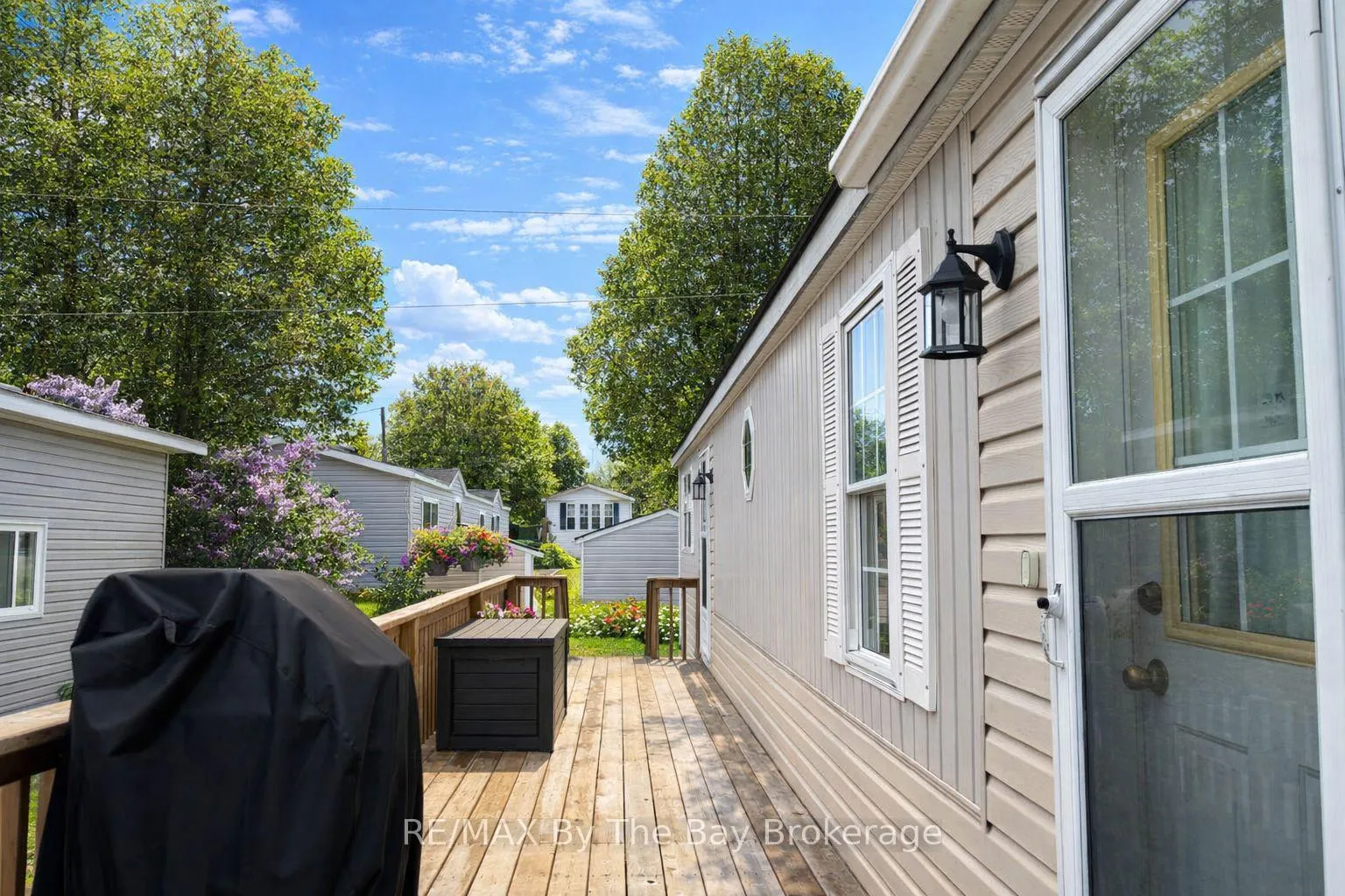 4117 ELAINE Street, Severn, ON L3V 6H4