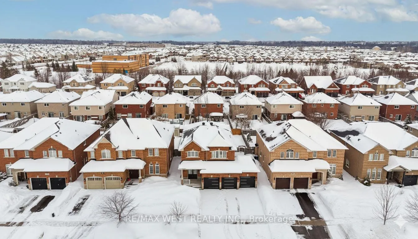 146 Sandringham Drive, Barrie, ON L4M 0C9